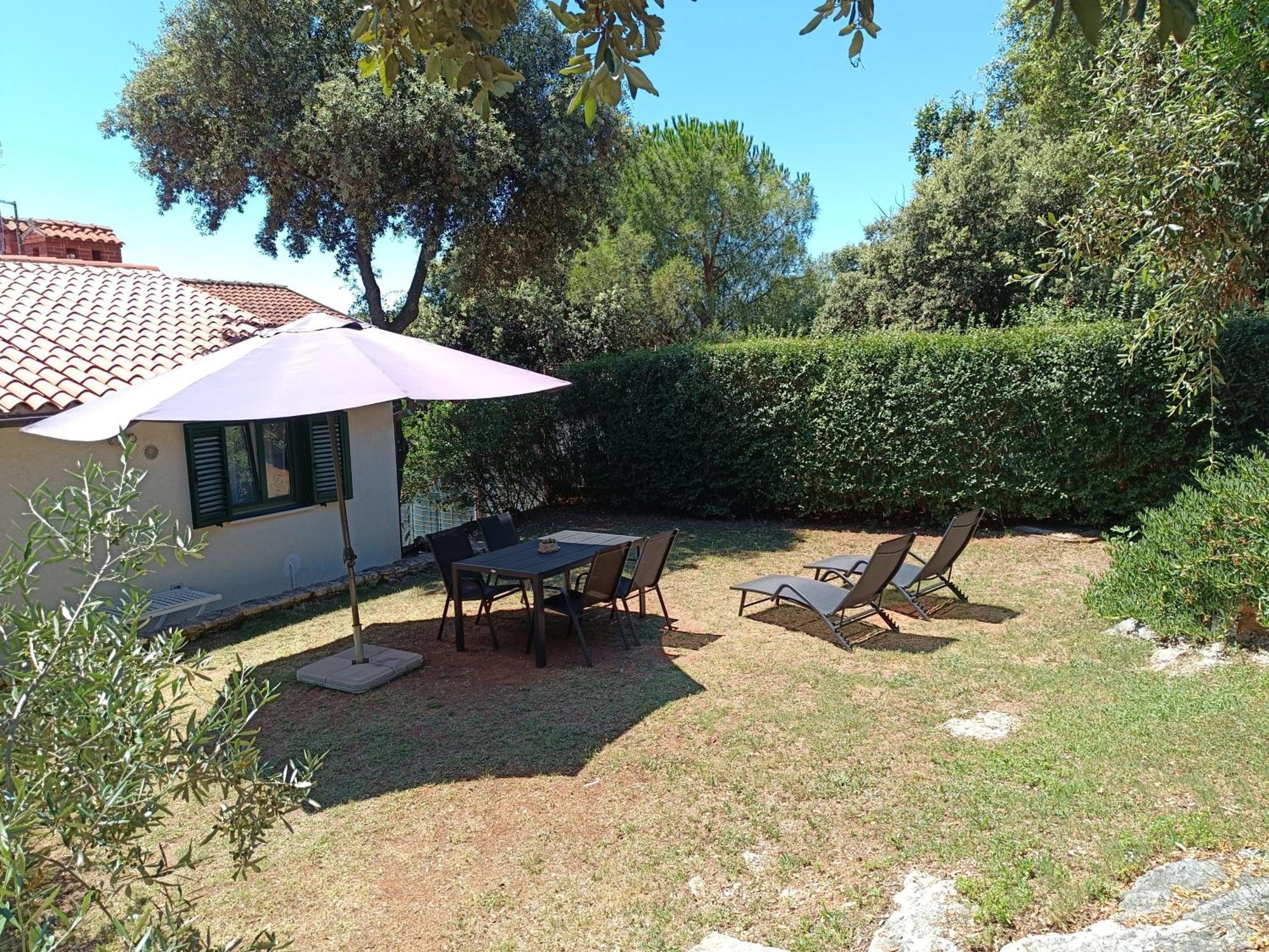 Garden Pjescana Uvala Exterior foto